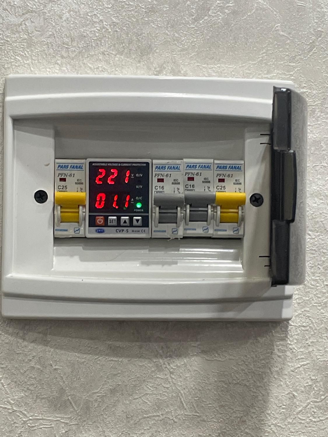 خدمات برقکاری ‌برق کار عیب یابی و نورپردازی|خدمات پیشه و مهارت|همدان, |دیوار