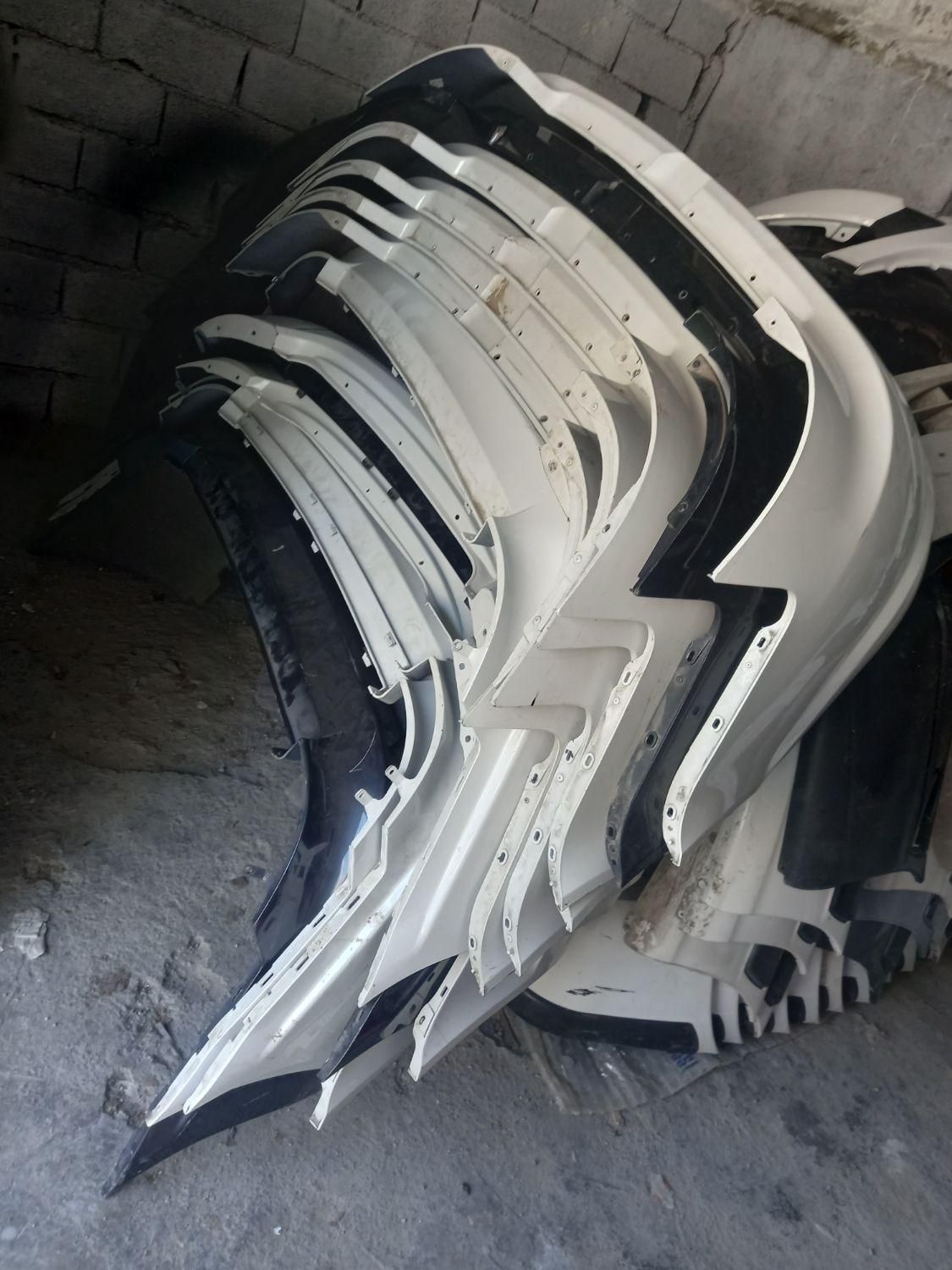 انواع سپر ماشین استوک در حد نو میباشد|قطعات یدکی و لوازم جانبی|فردیس, ثابتی|دیوار