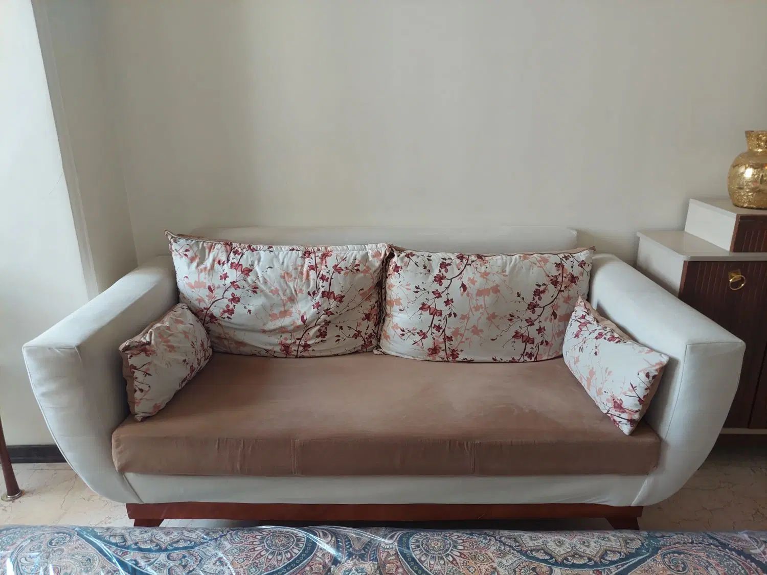 مبل راحتی ۷ نفره با میز وسط و عسلی تمام چوب|مبلمان خانگی و میز عسلی|تهران, باشگاه نفت|دیوار