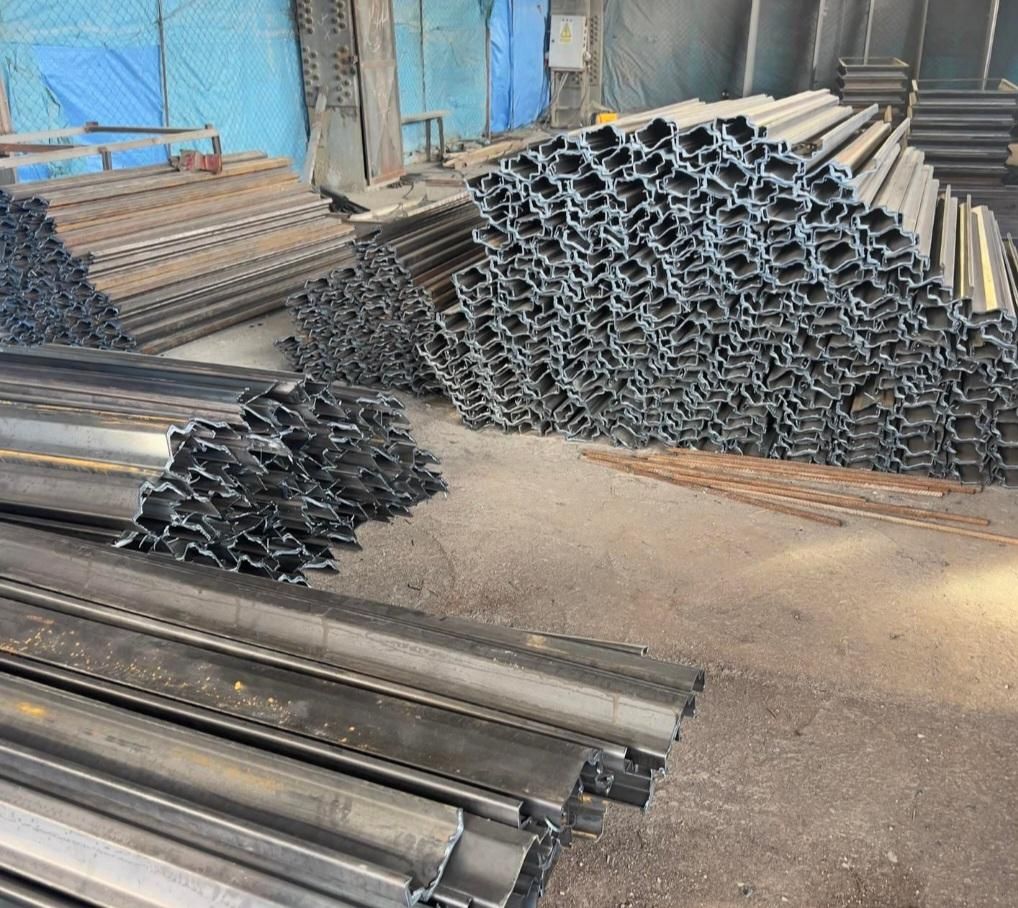 چهارچوب فلزی و فریم . نقد و چک|خدمات پیشه و مهارت|سنندج, |دیوار