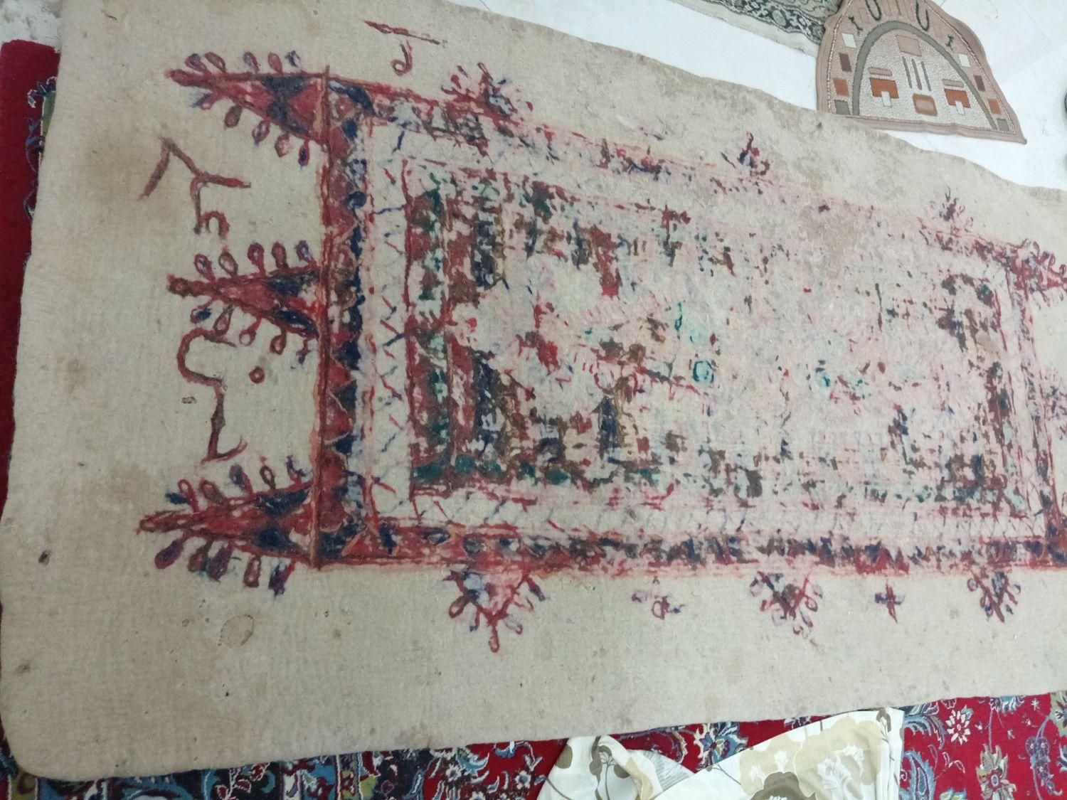 فرش نمدی قدیمی 3×1/20بدون سوراخ یا پارگی|فرش|نیشابور, فردوس شمالی|دیوار