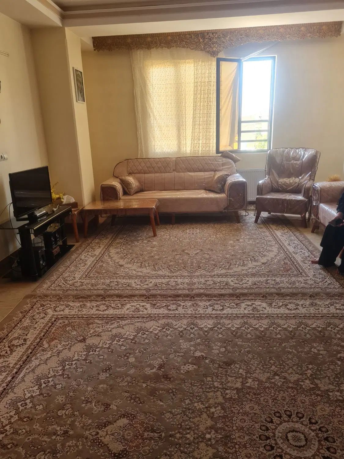 آپارتمان بر خیابان ۲۴متری در شهرک نیاوران|فروش آپارتمان|بروجرد, |دیوار