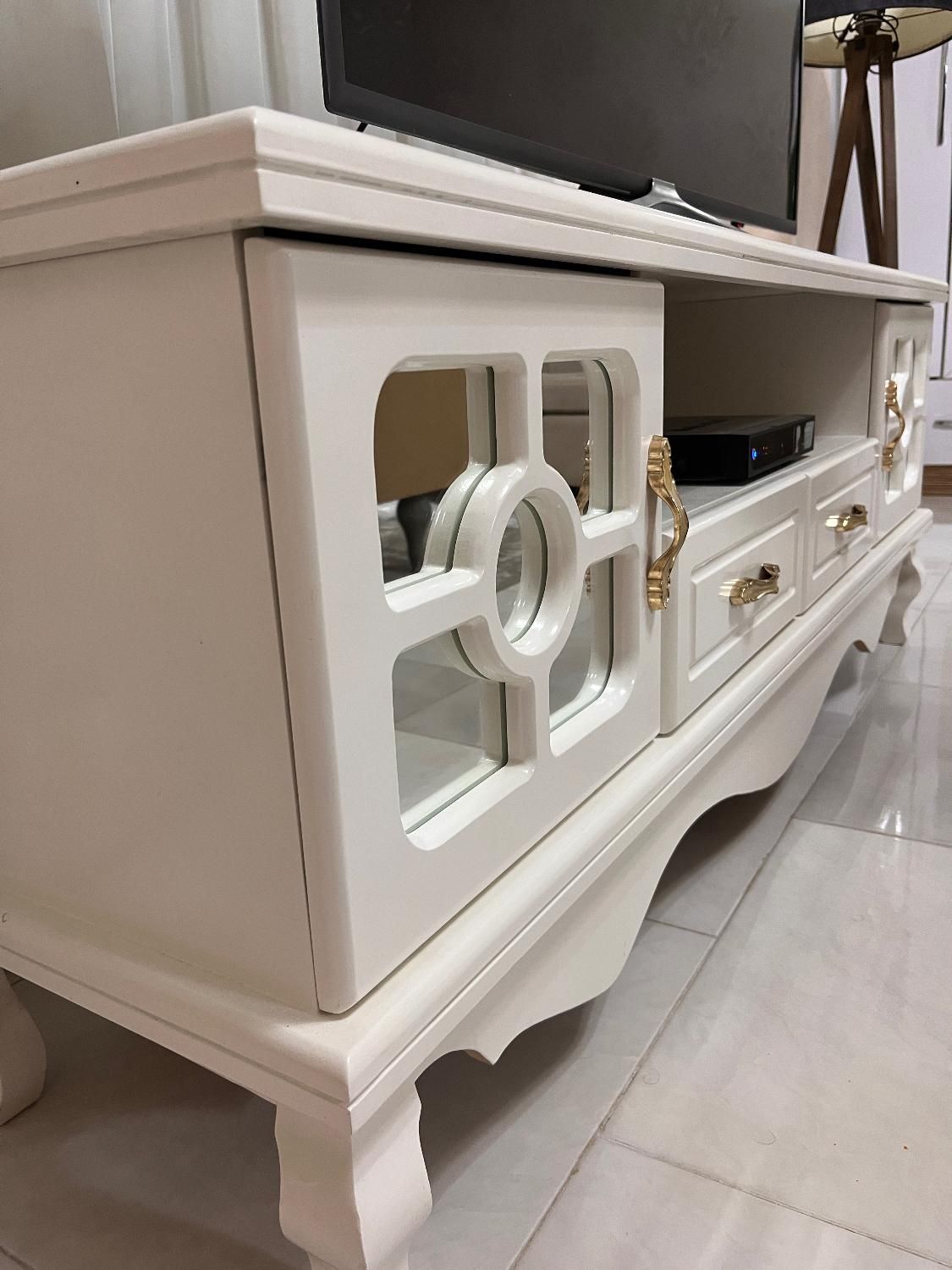 میز توافقی|میز تلویزیون|رشت, استقامت ۱|دیوار