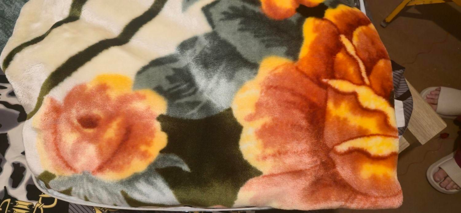 پتو گلباف گل برجسته دورو اصلی ساک مال خودش نیس|رختخواب، بالش، پتو|مشهد, گلبرگ شمالی|دیوار