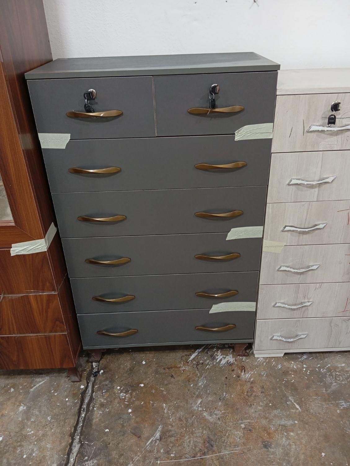 دراور لباس|جاکفشی، کمد، دراور|بندر انزلی, آذربایجان|دیوار