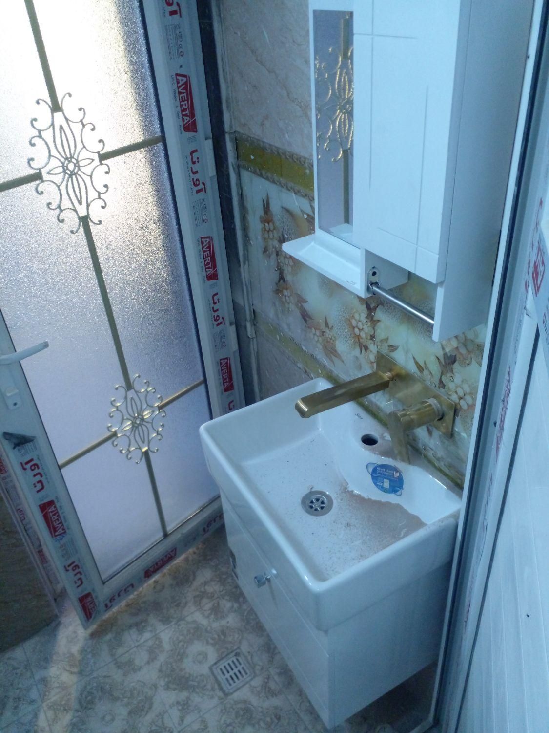 نصب تخصصی شیرآلات ،رادیاتور وحوله خشک کن|خدمات پیشه و مهارت|زاهدان, |دیوار