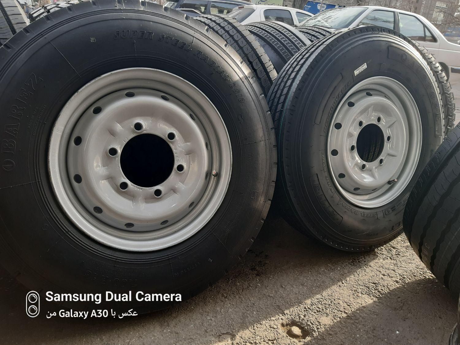 حلقه لاستیک دو تا تیوبلس نیسان صفر جلو رینگ|قطعات یدکی و لوازم جانبی|مشهد, مصلی (کارمندان اول)|دیوار