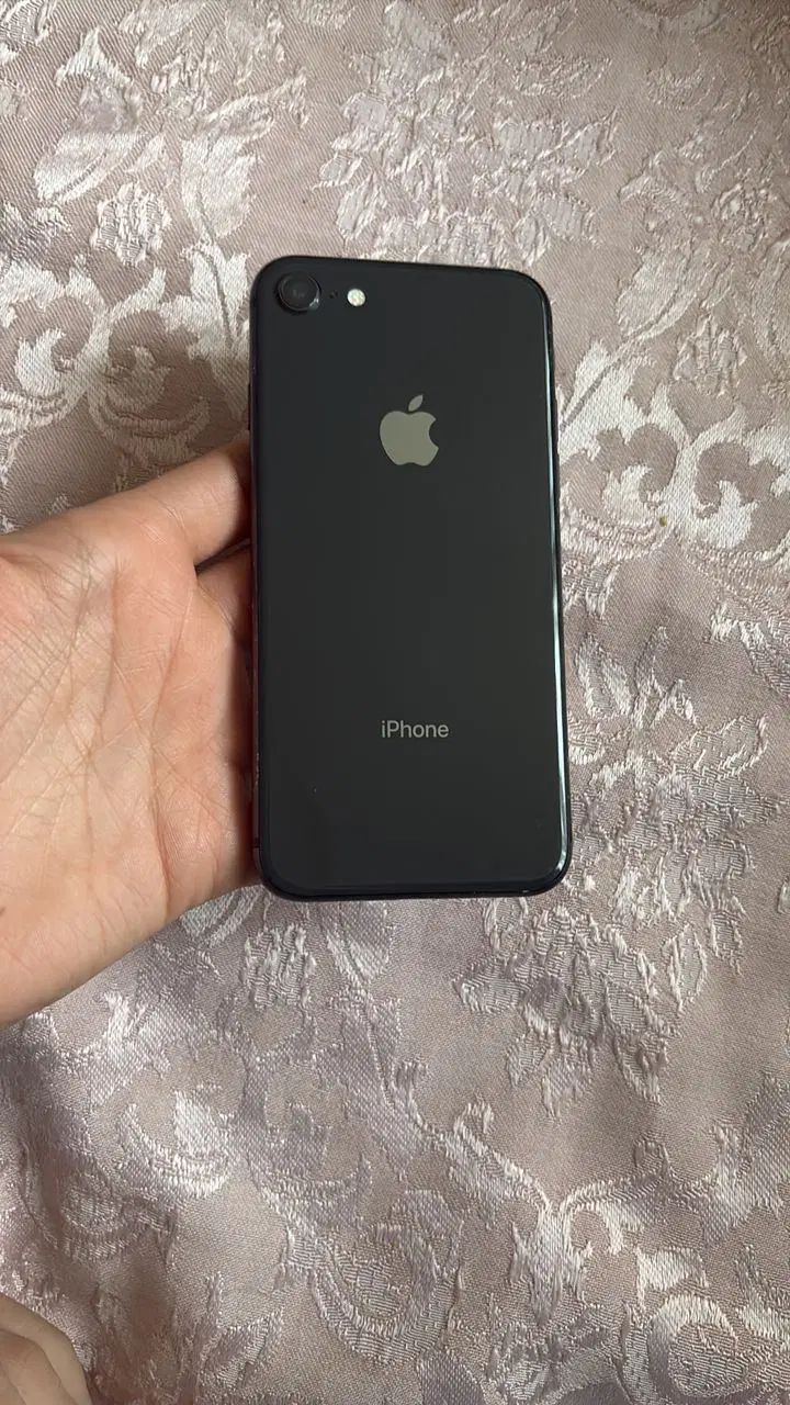 اپل iPhone 8 با حافظهٔ ۶۴ گیگابایت|موبایل|تهران, نارمک|دیوار