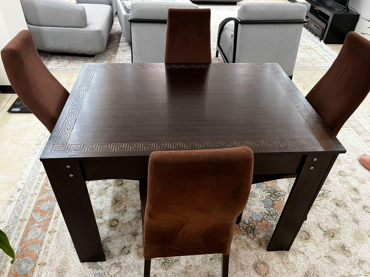 میز غذا خوری چهار نفره|میز و صندلی غذاخوری|شاهین‌شهر, اقبال لاهوری|دیوار