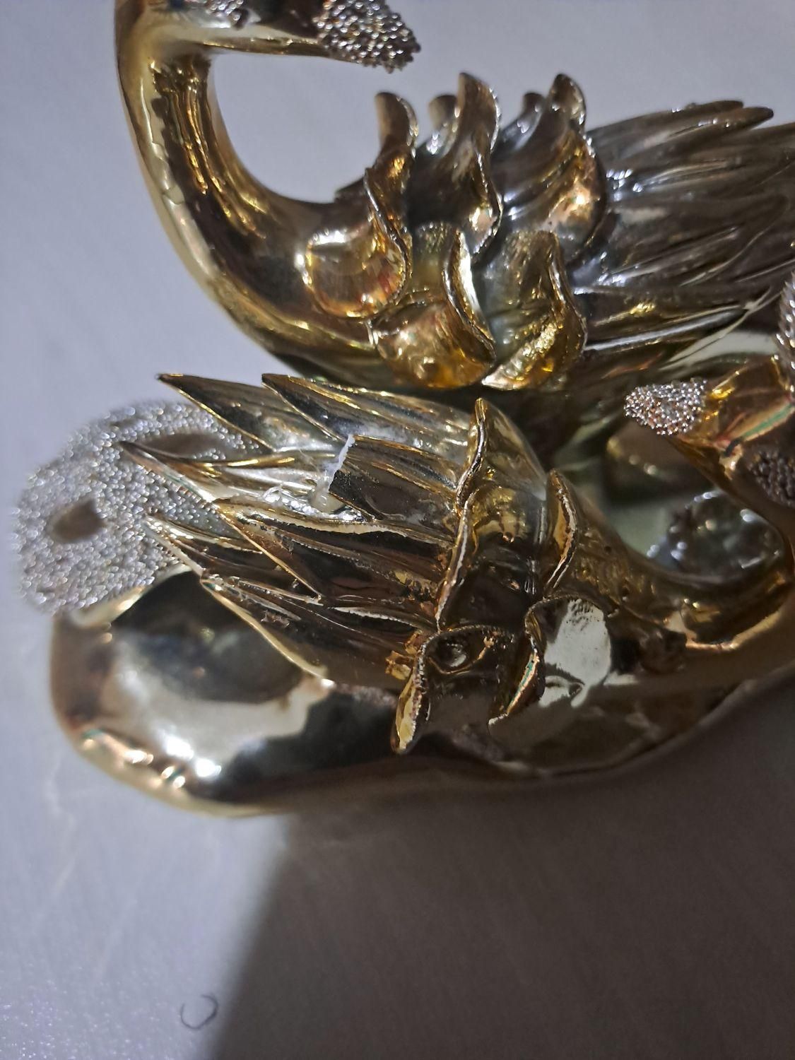 مجسمه ها و گلدون طلایی باهم۳۰۰۰۰۰ تومان|مجسمه، تندیس، ماکت|رشت, یخسازی|دیوار