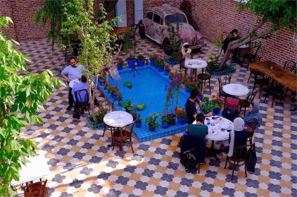 700 متر عمارت ویلایی مناسب کافه رستوران/گالری/کتاب|اجارهٔ مغازه و غرفه|تهران, فرمانیه|دیوار