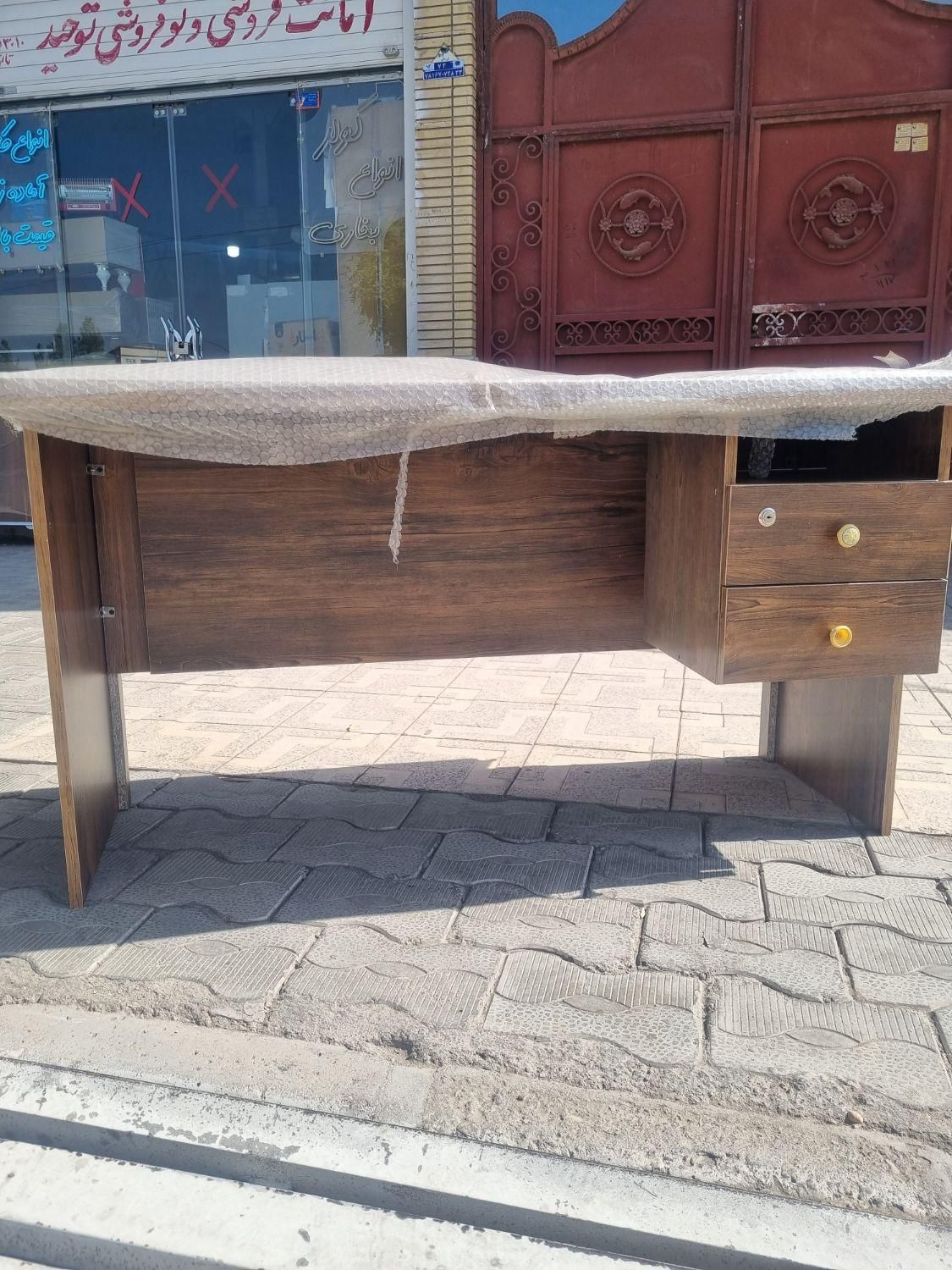 میز اداری کشودار۱.۴۰|میز تحریر و کامپیوتر|سیرجان, |دیوار