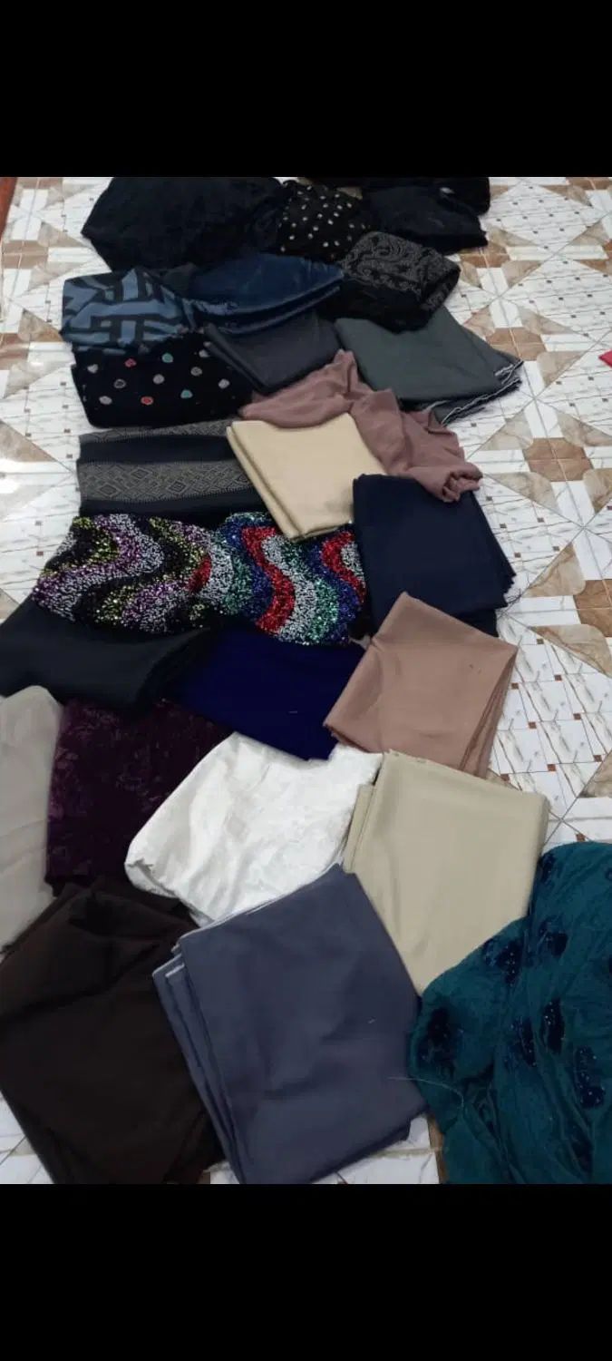 پارچه مخمل و مانتو عبایی و شلواری ساتن تیکه و حریر|عمده‌فروشی|آبادان, |دیوار