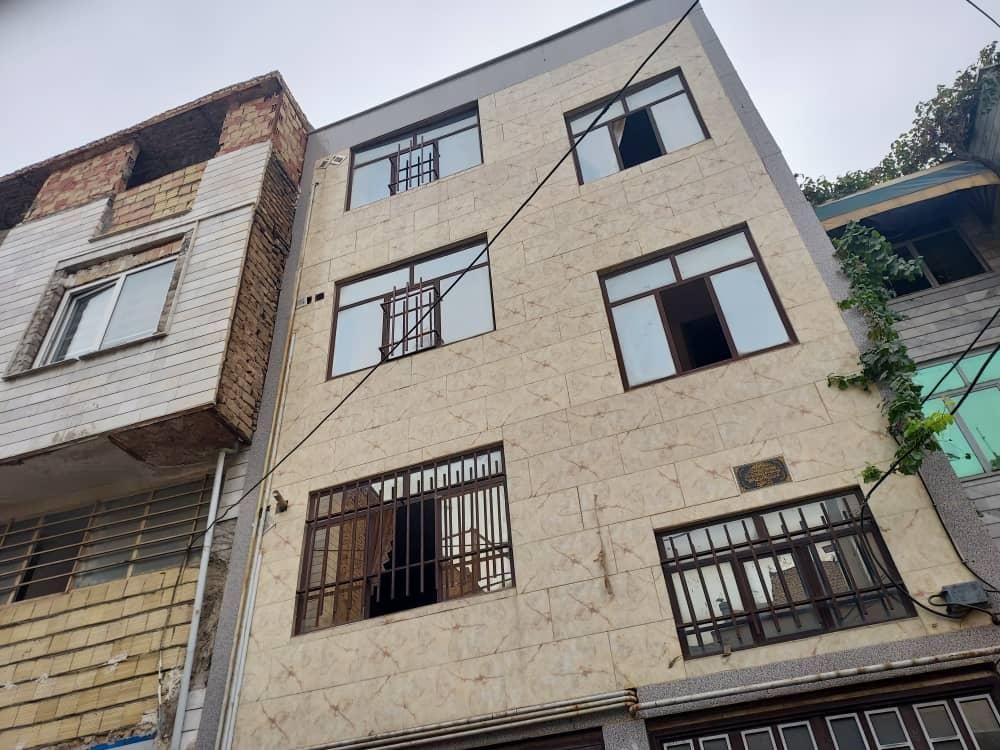 ساختمان۳طبقه به صورت یکجا|فروش آپارتمان|کرج, حصارک بالا|دیوار