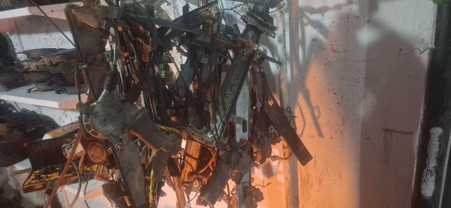 استوک کاربرات پراید شیشه بالابر پژو دینام پراید|قطعات یدکی و لوازم جانبی|رشت, آب و برق|دیوار