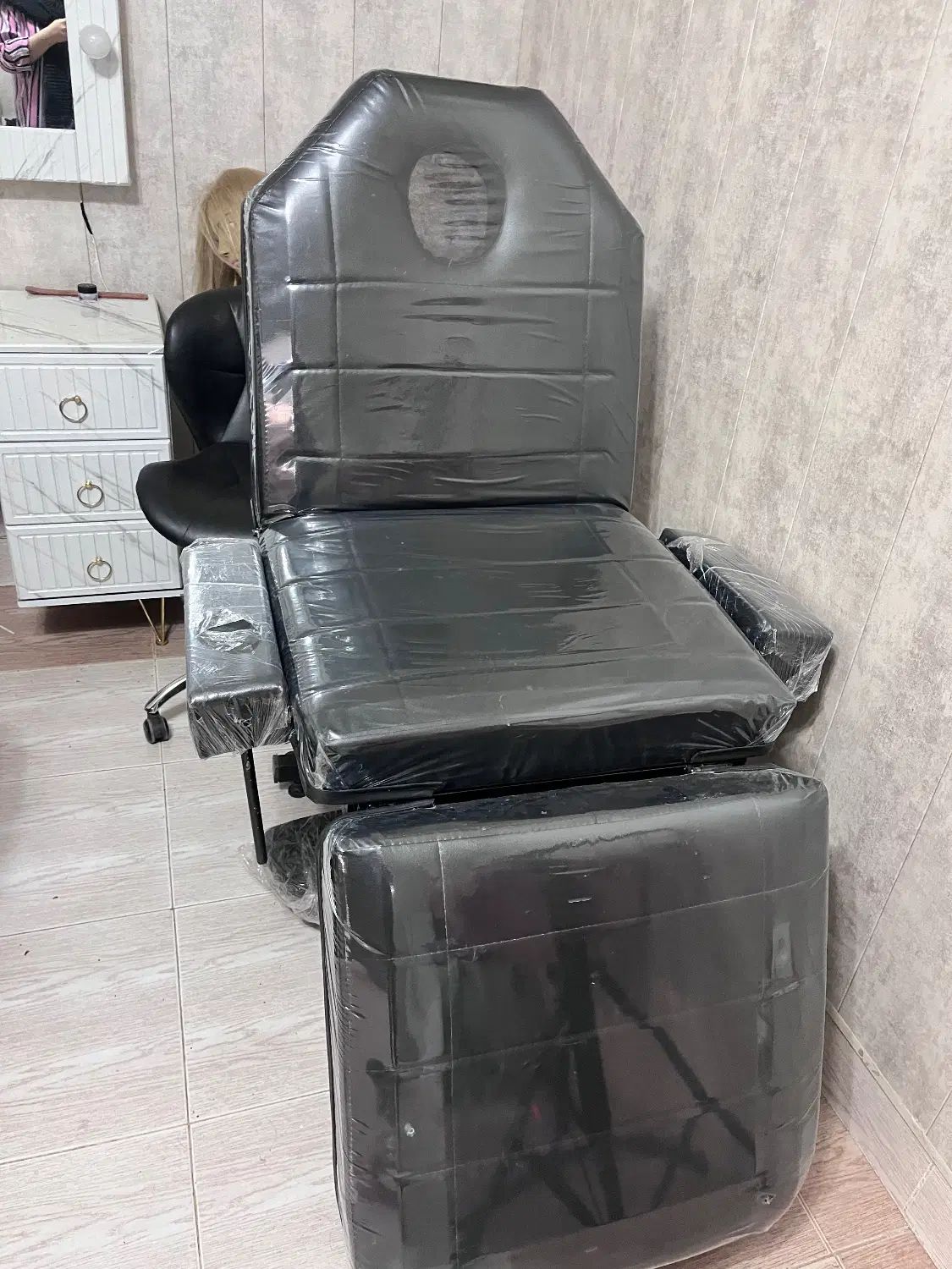 تخت تتو‌وماساژسه تیکه شرکتی صندلی،ترولی|آرایشگاه و سالن‌های زیبایی|کاشان, فاز ۲ ناجی آباد|دیوار