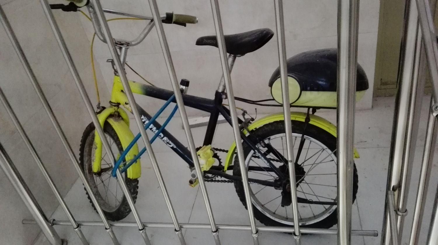 دوچرخه فسفوری رنگ سایز 16|دوچرخه، اسکیت، اسکوتر|ساوه, |دیوار