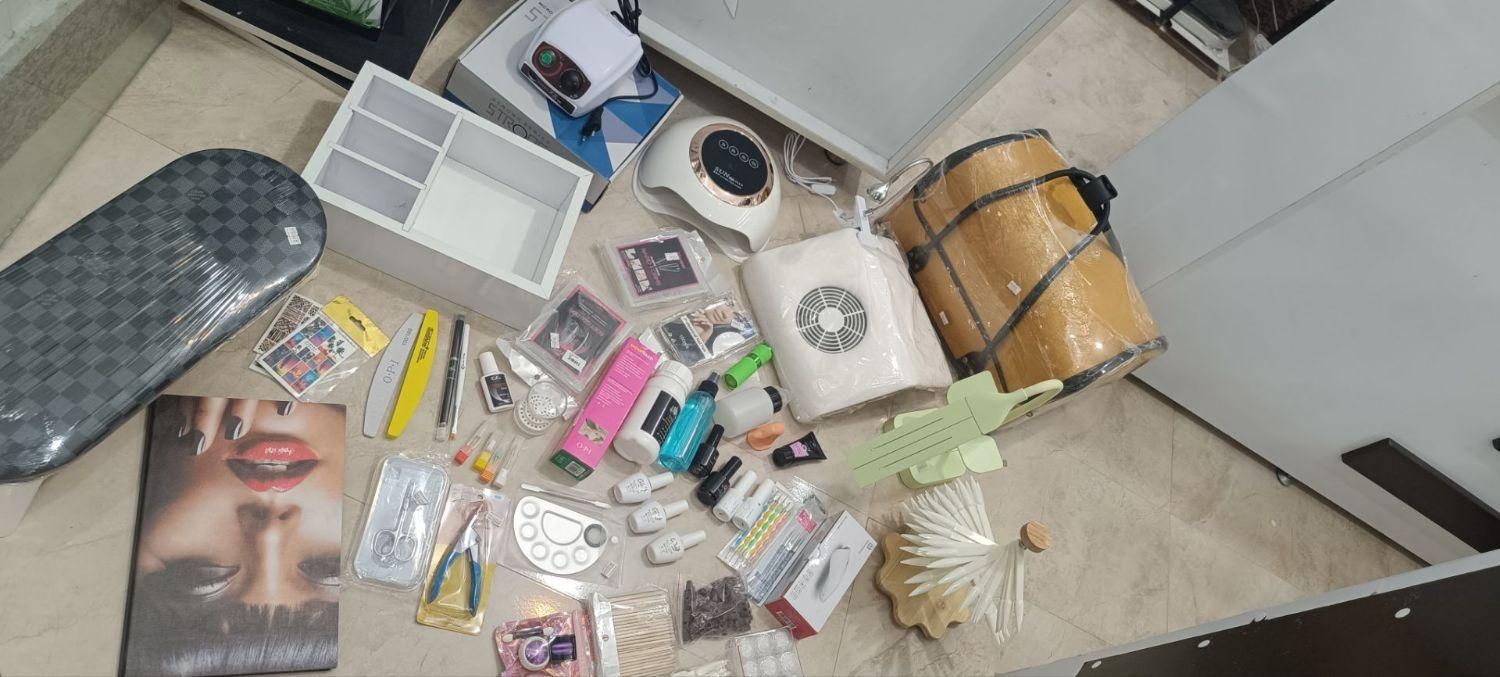 پک کامل لوازم کاشت ناخن|آرایشی، بهداشتی، درمانی|زنجان, |دیوار