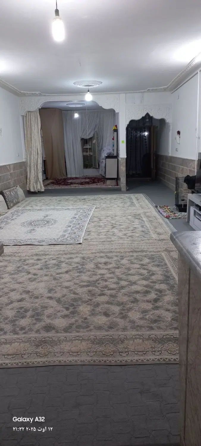 رهن منزل ۱۰۰ متری رجایی هم کف بدون پارکینگ دو خواب|اجارهٔ آپارتمان|مشهد, انصار|دیوار