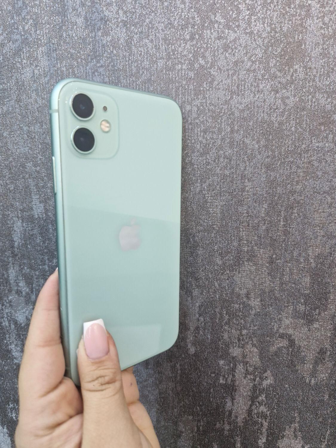 اپل iPhone 11  خوشرنگ|موبایل|اصفهان, احمدآباد|دیوار
