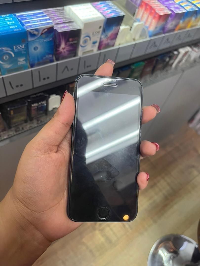 Iphon se 2022|موبایل|اصفهان, وحید|دیوار