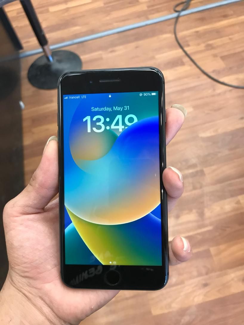 اپل iPhone 8 Plus با حافظهٔ ۶۴ گیگابایت|موبایل|کرج, اصفهانی‌ها|دیوار
