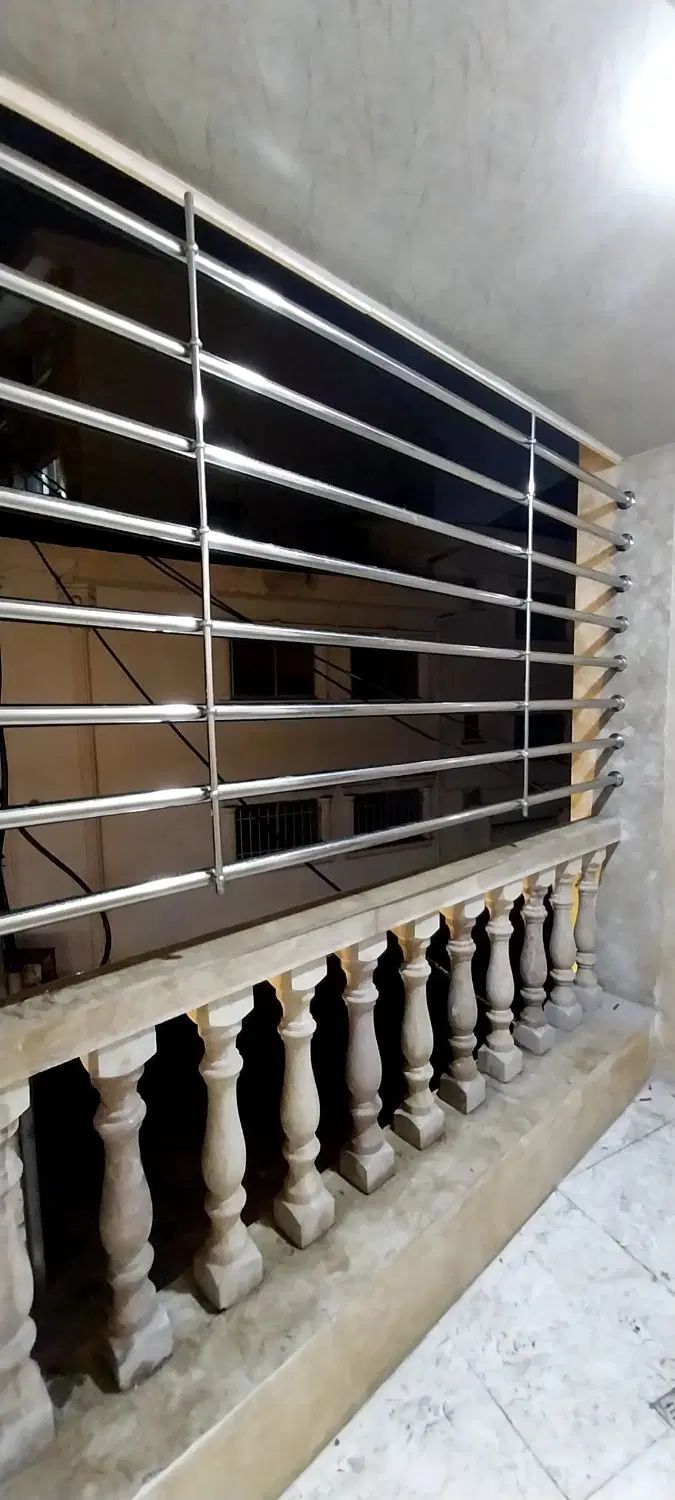 کارگرساده برای همکاری در نصب نرده استیل|استخدام معماری، عمران و ساختمانی|رشت, رشتیان|دیوار