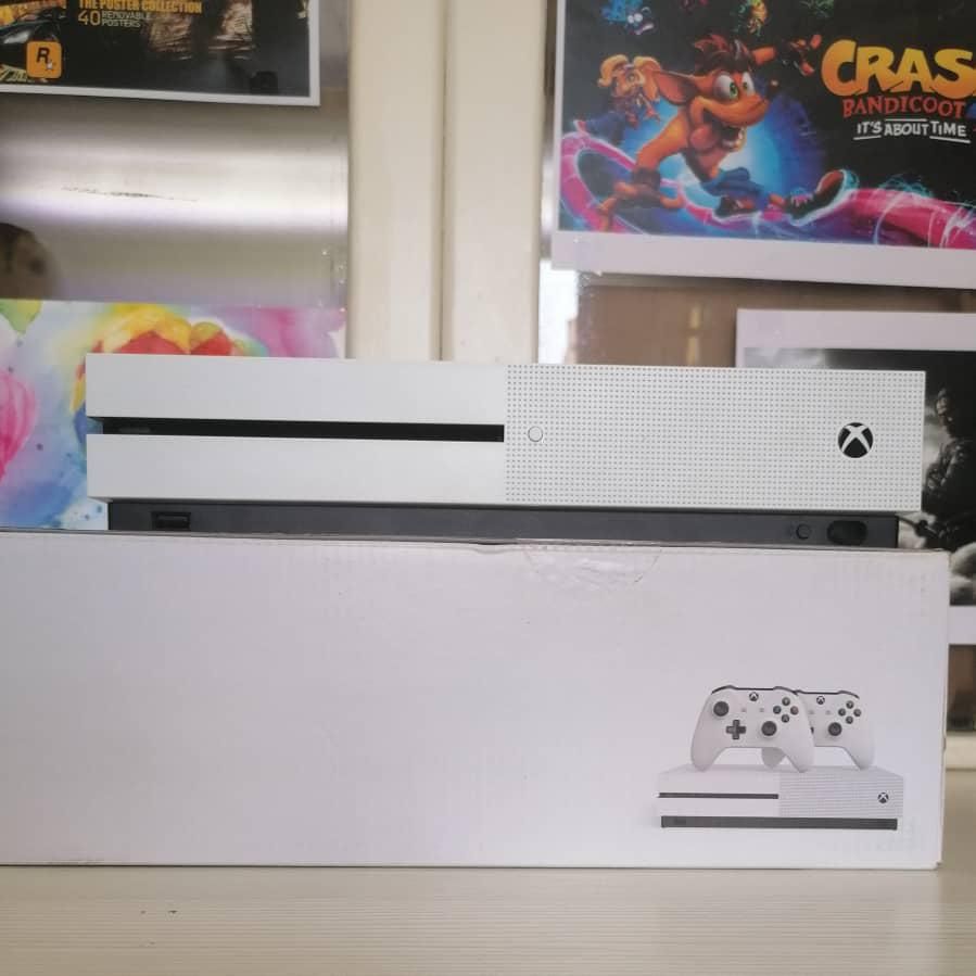 ایکس باکس وان اس یک ترابایت Xbox one s|کنسول، بازی ویدئویی و آنلاین|اردبیل, |دیوار
