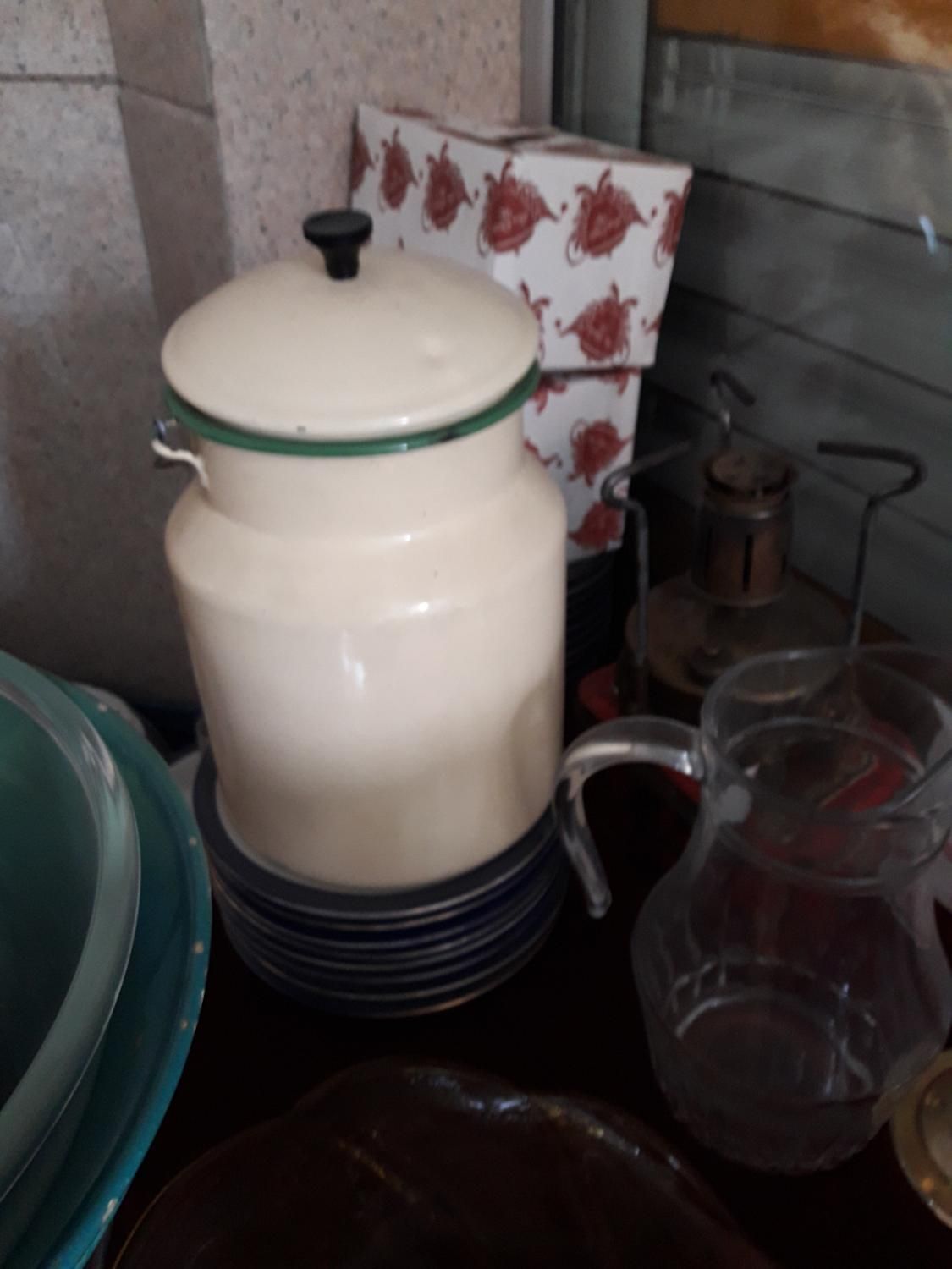 دبه  شیر و روغن و  اش  و پارچ کنار سماور نوستالژی|کلکسیون اشیاء عتیقه|تهران, جمال‌زاده|دیوار