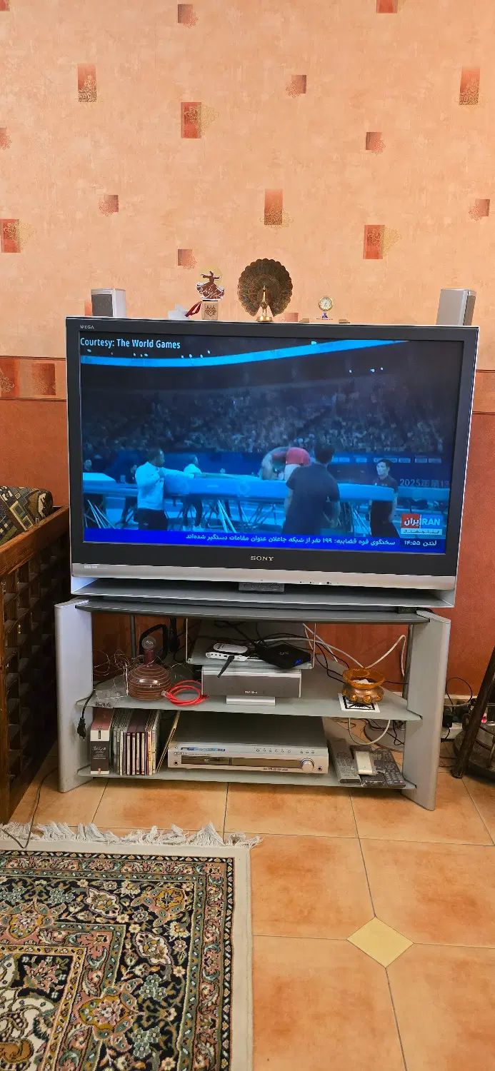 تلویزیون Sony Grand Wega 42 میز اورجینال ریموتاصلی|تلویزیون و پروژکتور|تهران, اکباتان|دیوار