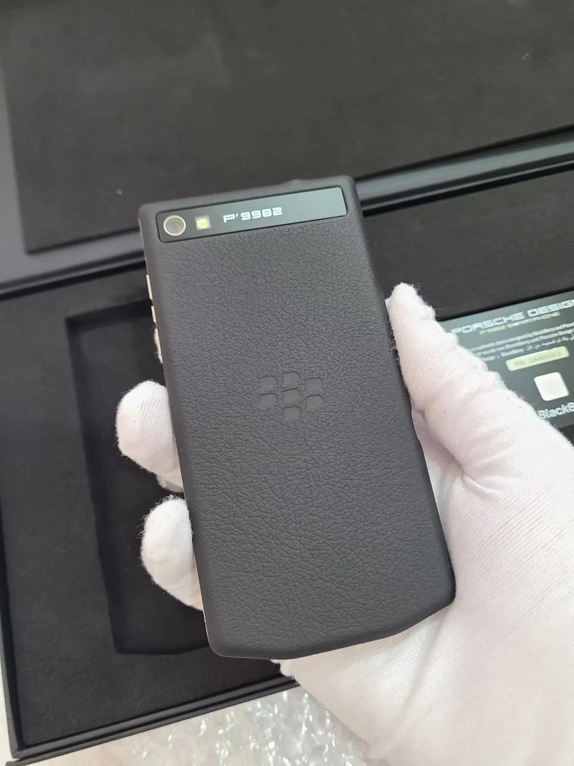بلک‌بری Porsche Design P'9982 اکبند خاص و لاکچری|موبایل|تهران, میدان ولیعصر|دیوار