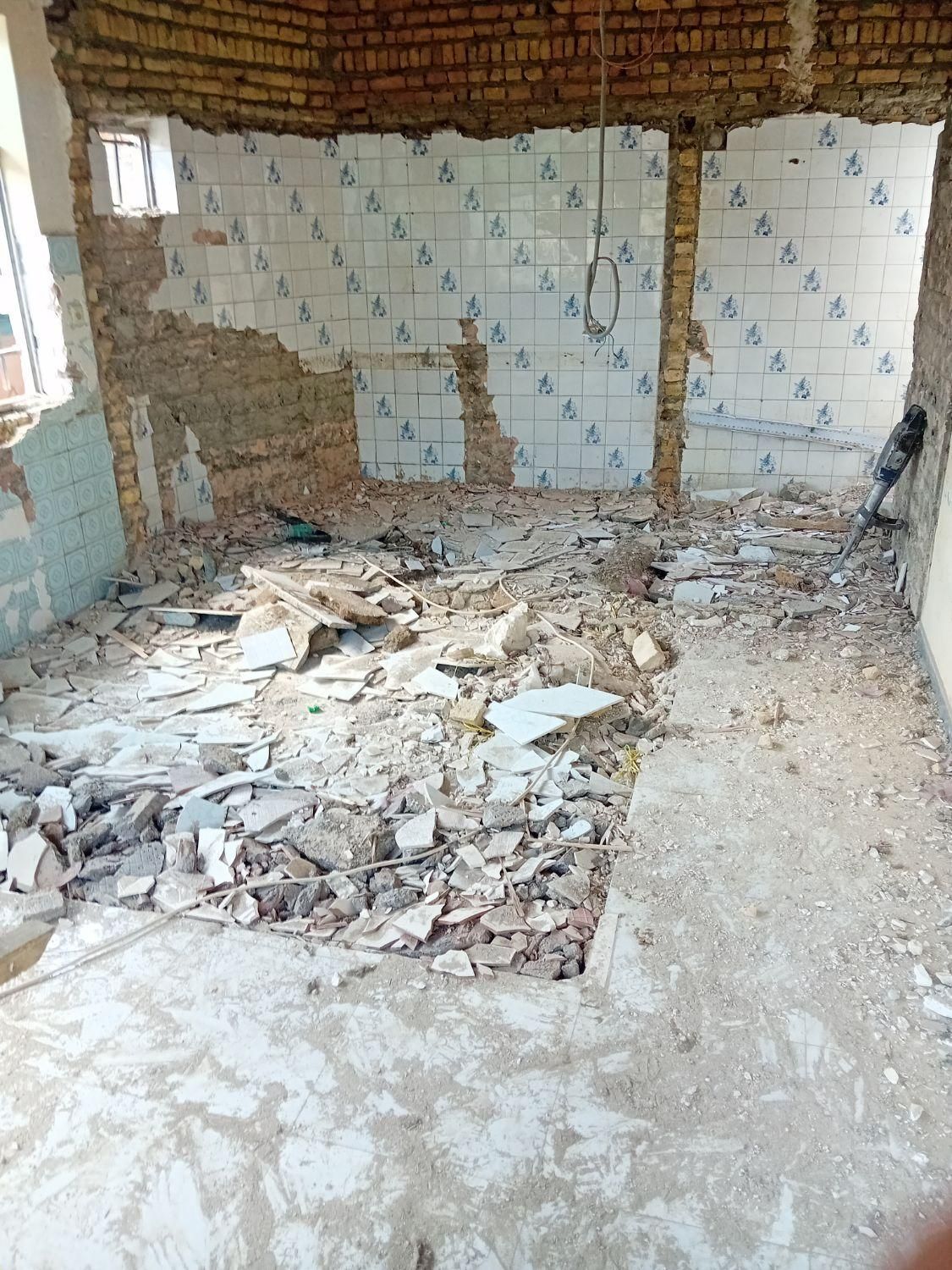 تخریب،کنده کاری،دیوارچینی|خدمات پیشه و مهارت|لاهیجان, بازکیاگوراب|دیوار