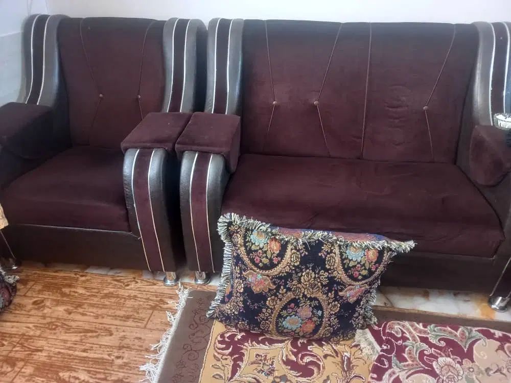 میز تلویزیون و فرش ۹ متره و ۶ متره با یه دست مبل|مبلمان خانگی و میز عسلی|سمنان, |دیوار