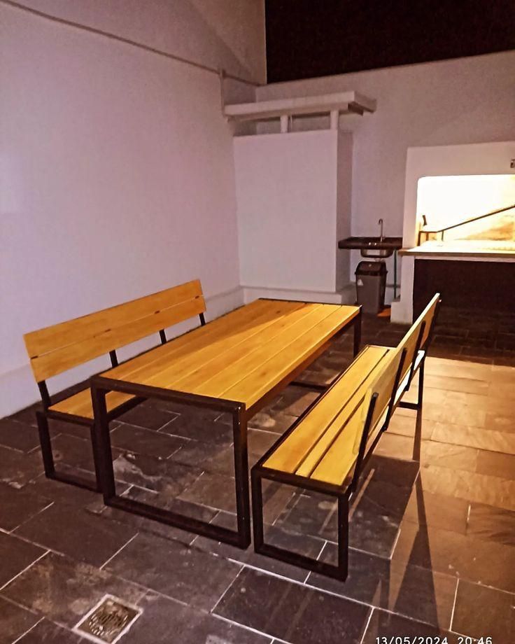 چهار پایه فلزی همراه با میز پایه فلزی|صندلی و نیمکت|تهران, خلیج فارس|دیوار