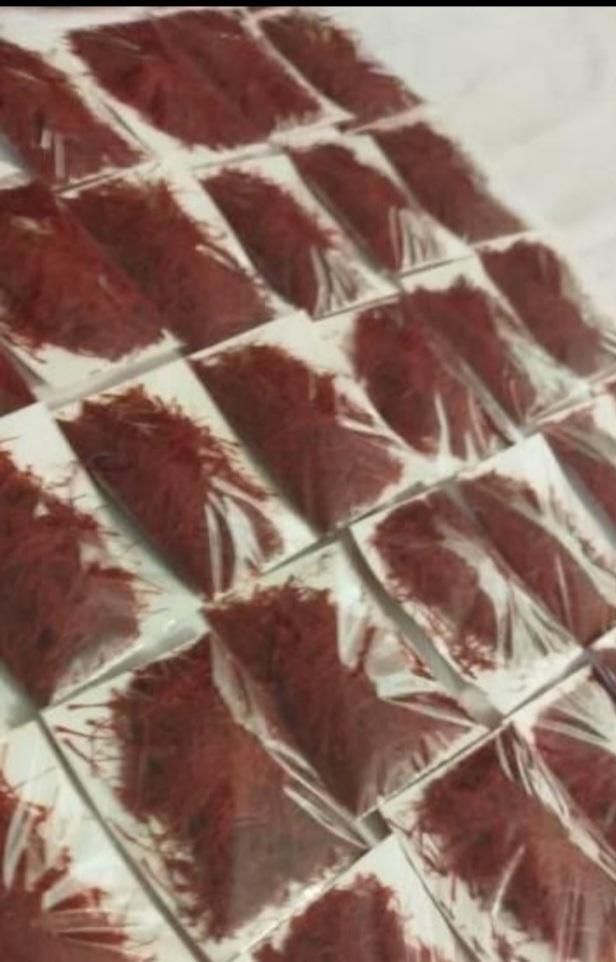 زعفران نگین سنتی خشک نطنز طرق رودباعطر ورنگ عالی|خوردنی و آشامیدنی|کاشان, الغدیر|دیوار