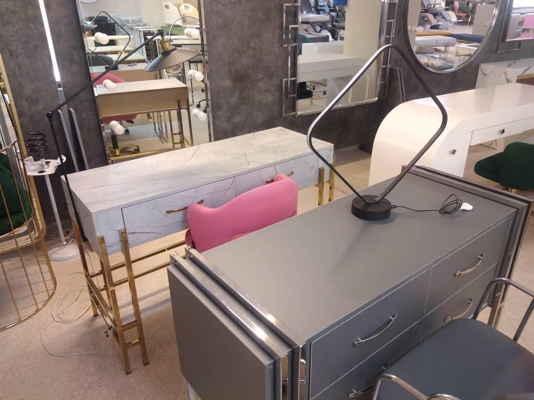 صندلی کلایل. صندلی اصلاح. ترولی. میز ناخن|آرایشگاه و سالن‌های زیبایی|صفادشت, |دیوار