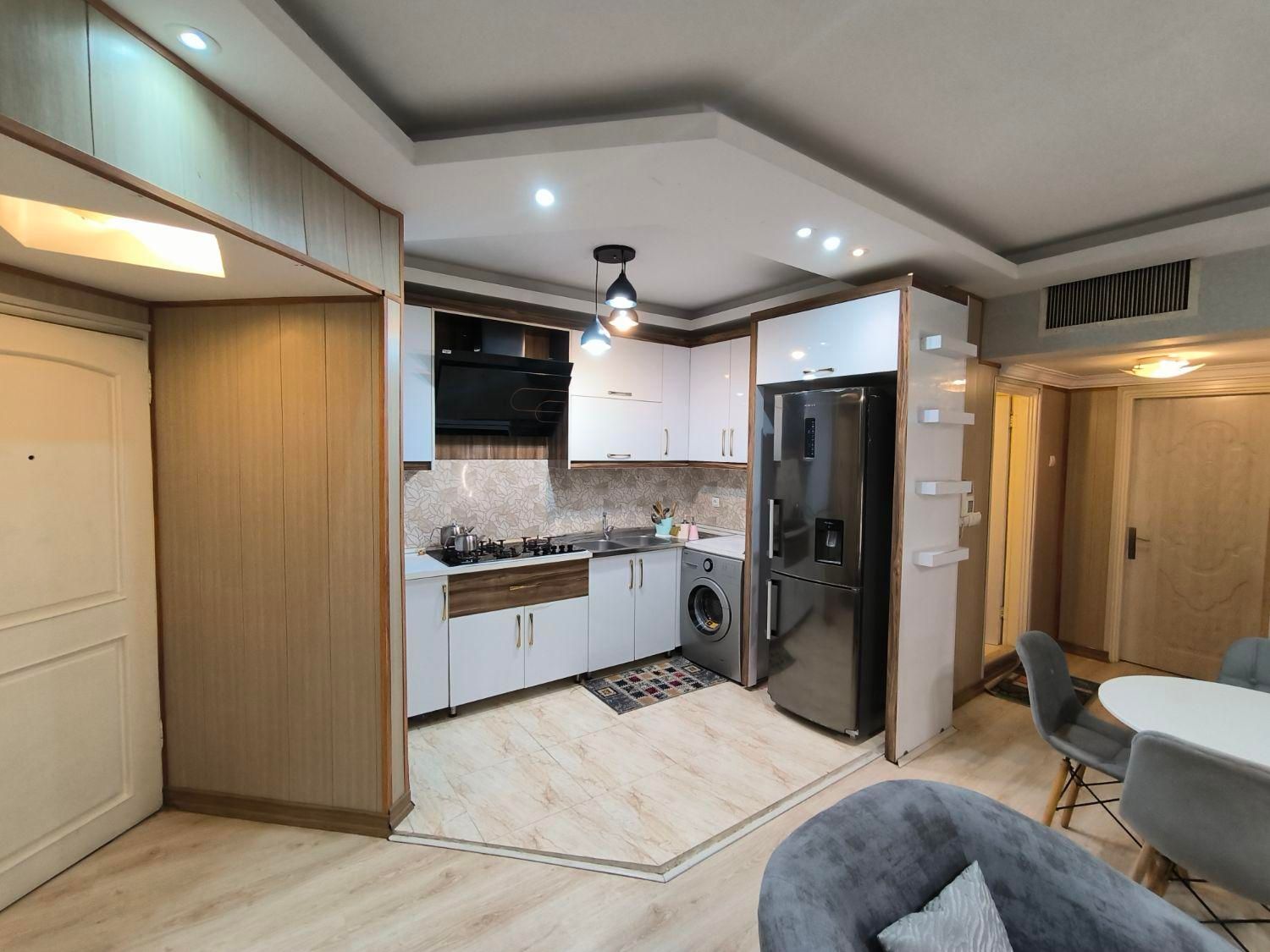 نیم تایم روزانه هفتگی ماهیانه ماهانه بدون بیعانه|اجارهٔ کوتاهمدت آپارتمان و سوئیت|مشهد, هفت تیر (حافظ)|دیوار