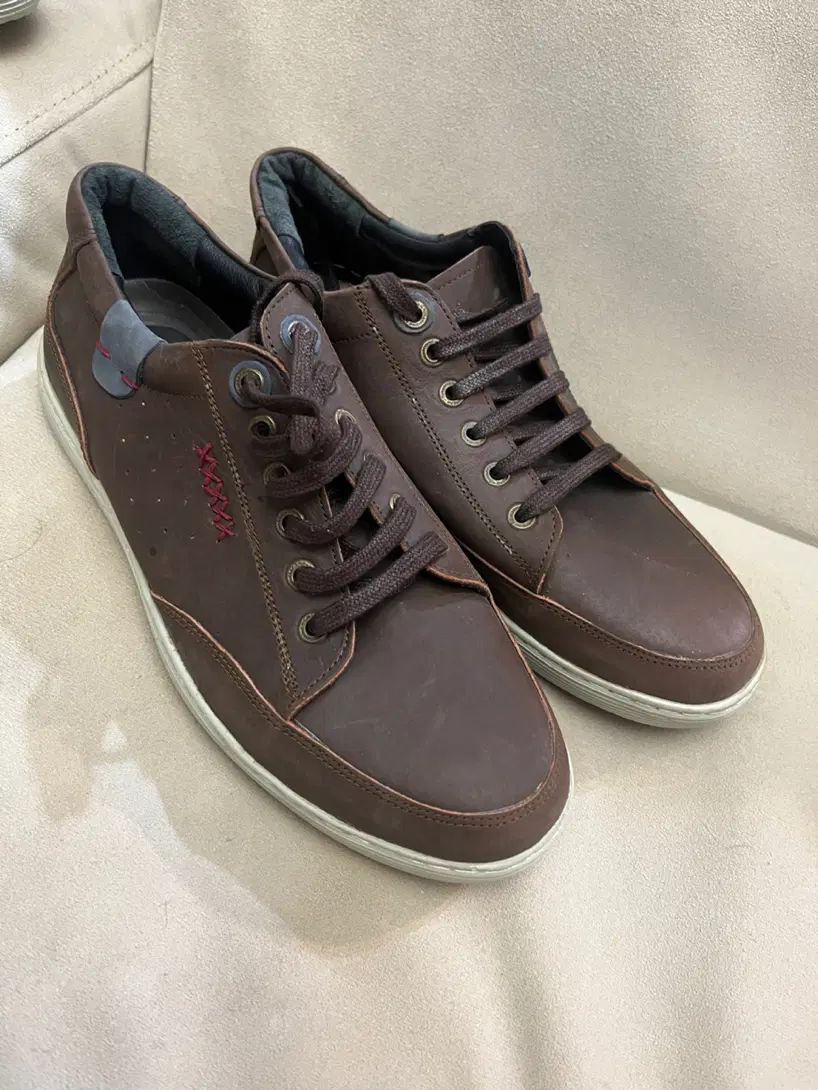 کفش کتانی برند clarks|کیف، کفش، کمربند|تهران, مینی‌سیتی (شهرک نفت)|دیوار