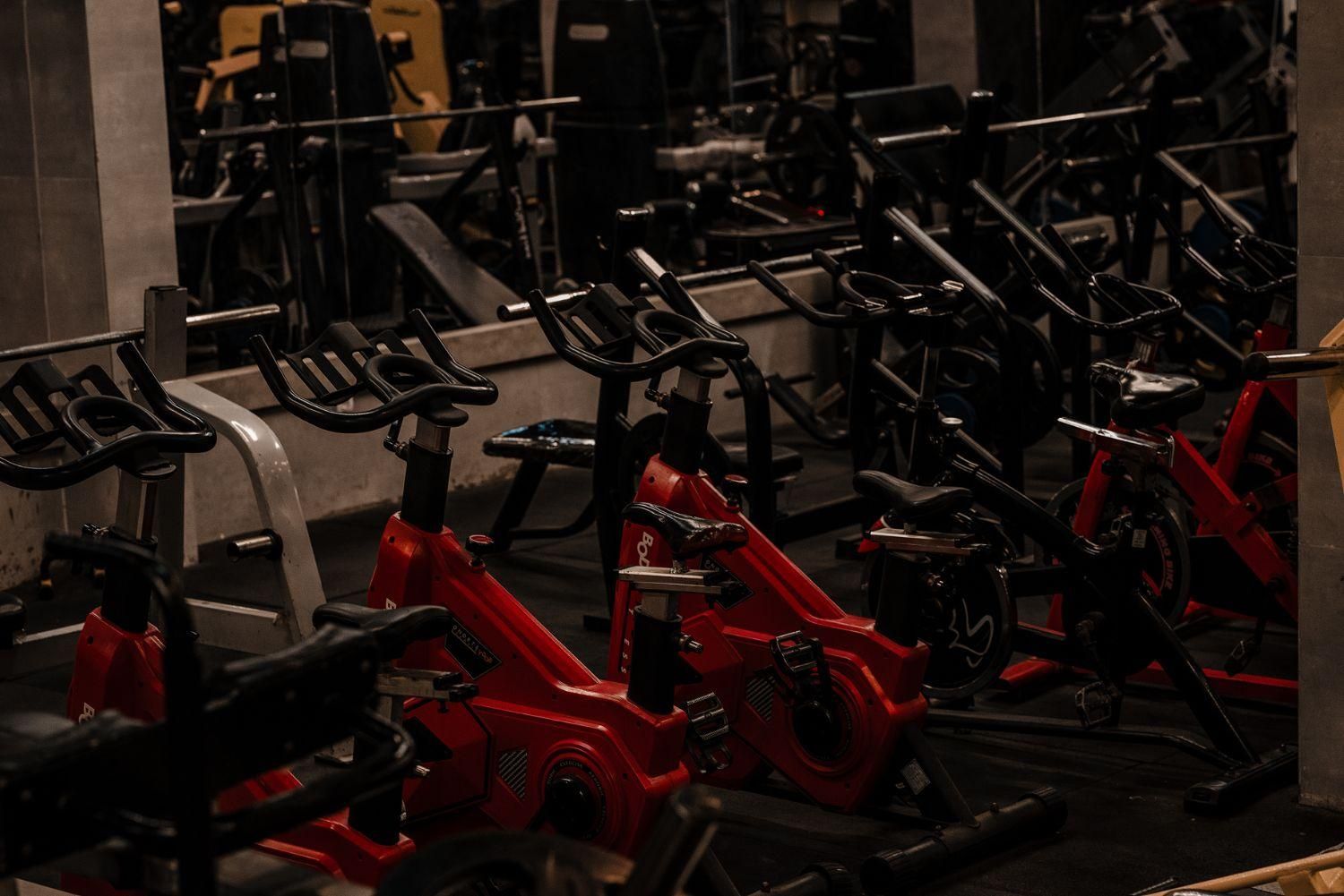 باشگاه پرورش اندام شبانه روزی اقایان|خدمات آموزشی|یزد, |دیوار