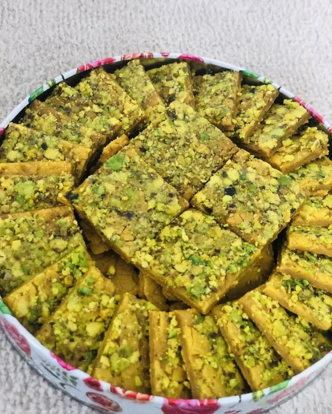 سوهان تازه به تازه|خوردنی و آشامیدنی|قم, بوستان خلیج فارس|دیوار