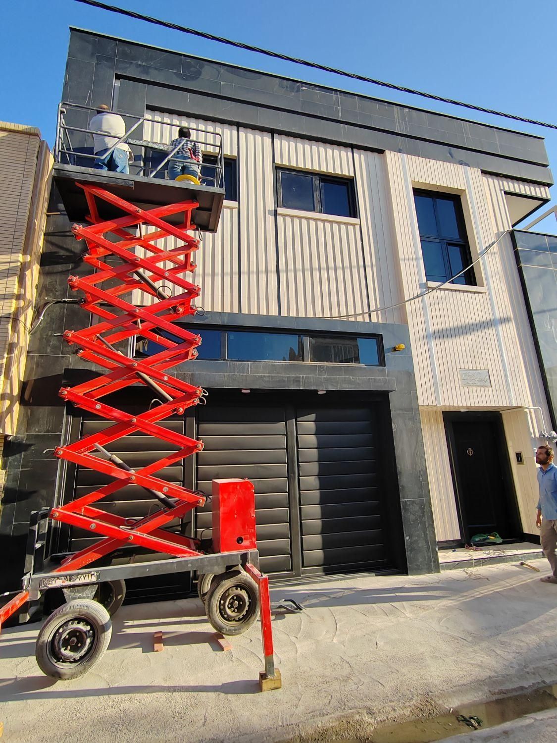 کرایه ی بالابر(نفربر) آکاردئونی و ریلی بالان صنعت|خدمات پیشه و مهارت|اصفهان, بهارستان|دیوار