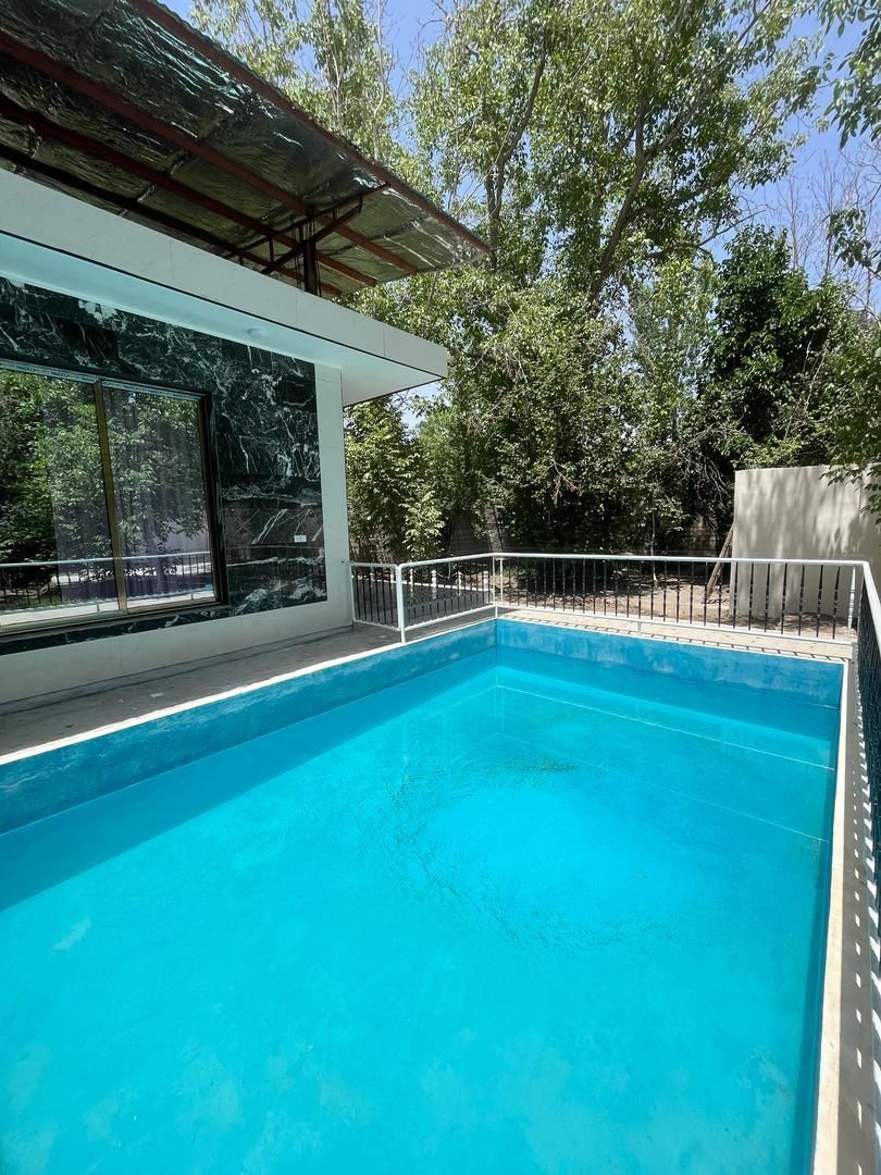 اجاره ویلا باغ بهادران.باغبهادران|اجارهٔ کوتاه‌مدت ویلا و باغ|اصفهان, باغ دریاچه|دیوار