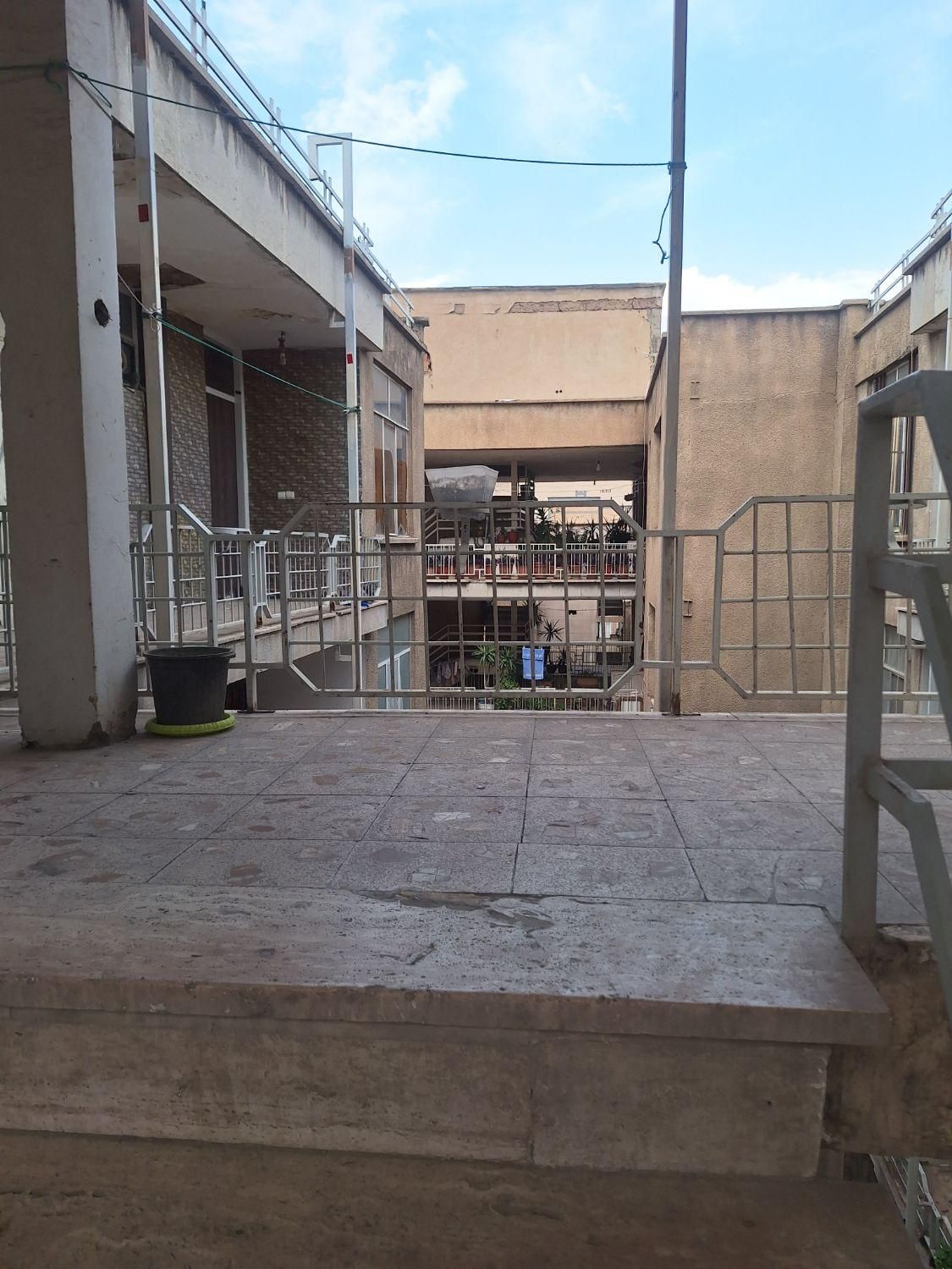 ۷۰متر دارای قدرالسهم زمین ۴۰متر|فروش آپارتمان|تهران, نارمک جنوبی|دیوار