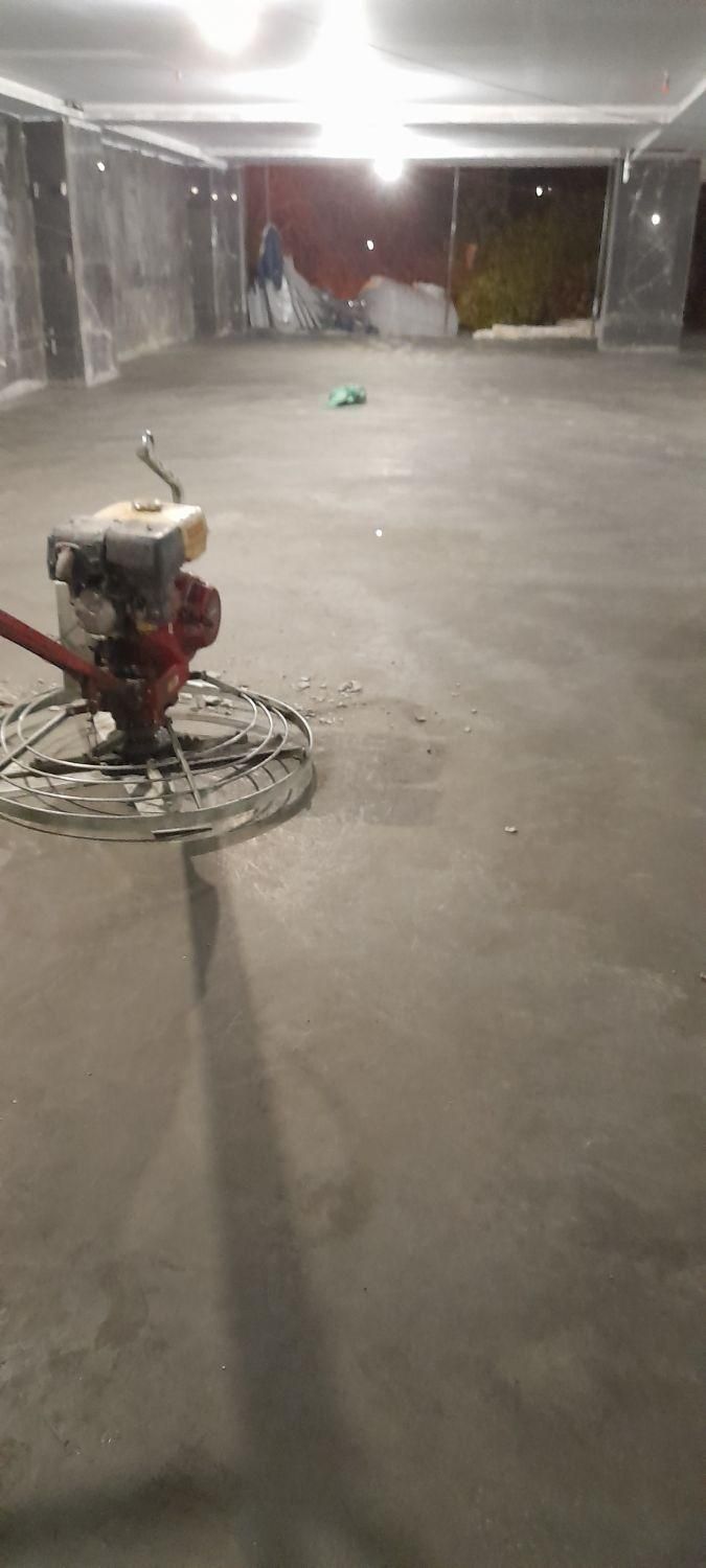 بتن ریزی کف به همراه ماله پروانه ای|خدمات پیشه و مهارت|قزوین, |دیوار