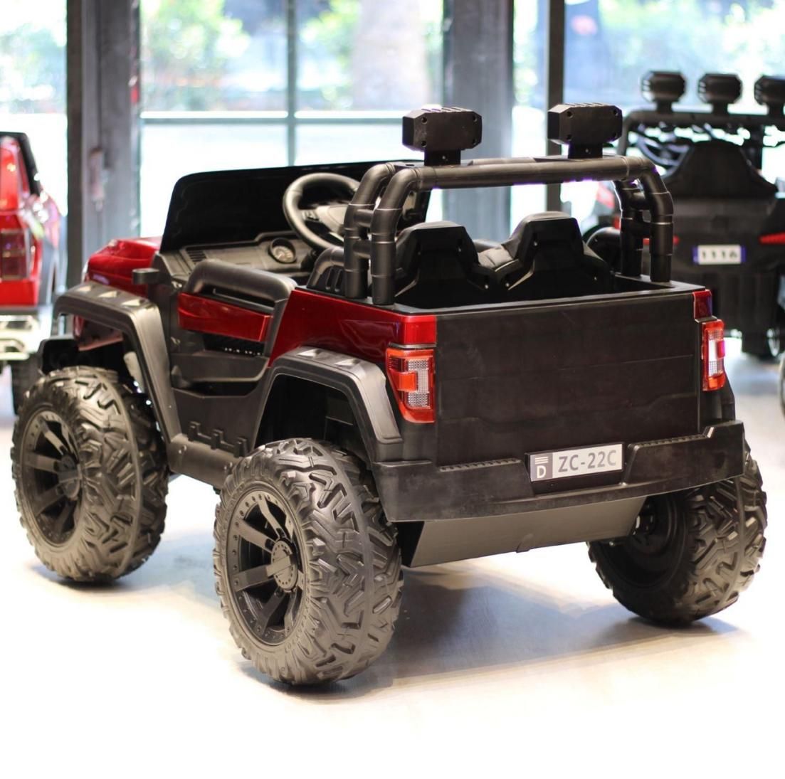 ماشین شارژی بنز آفرودی لاستیک ژلهای (موتور شارژی)|اسباببازی بچه|مشهد, آبکوه|دیوار