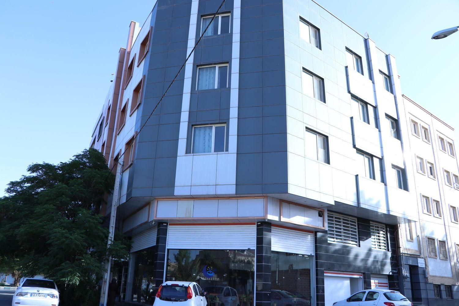 آپارتمان لوکس دربلوار حمزه|اجارهٔ کوتاه‌مدت آپارتمان و سوئیت|کرمان, |دیوار