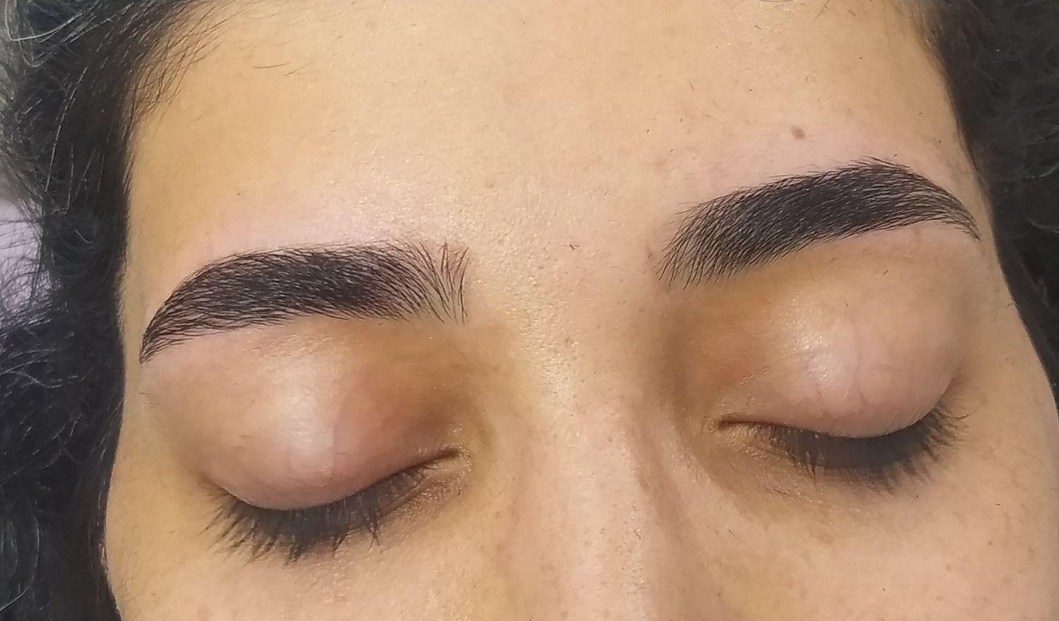 اصلاح حرفه ایی صورت و ابرو و ارایه خدمات میکاپ|خدمات آرایشگری و زیبایی|شاهین‌شهر, حافظ جنوبی|دیوار