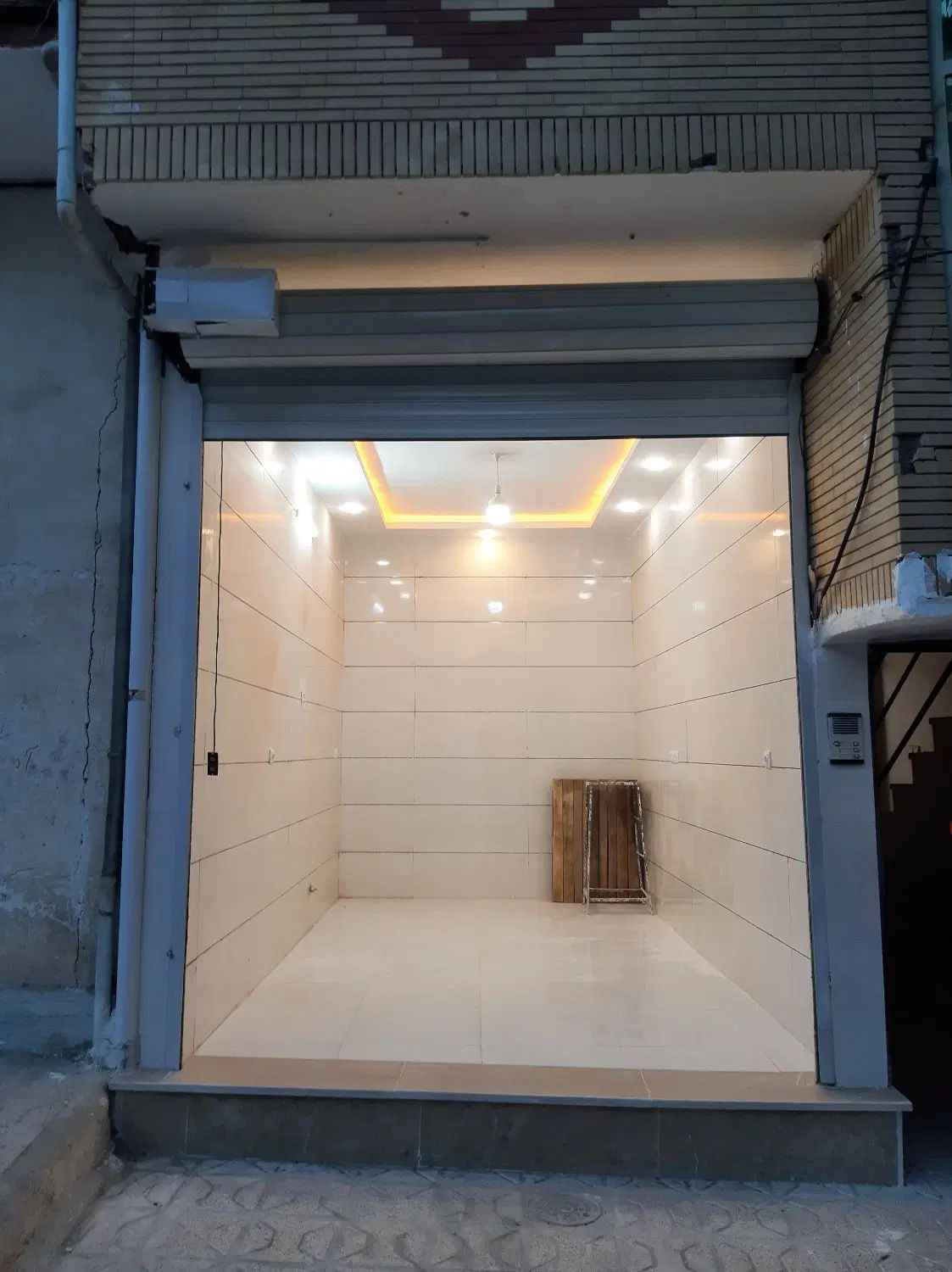 مغازه ۱۵ متری حاشیه خیابان خاکستری سیدی صبا|فروش مغازه و غرفه|مشهد, شهرک بهارستان|دیوار