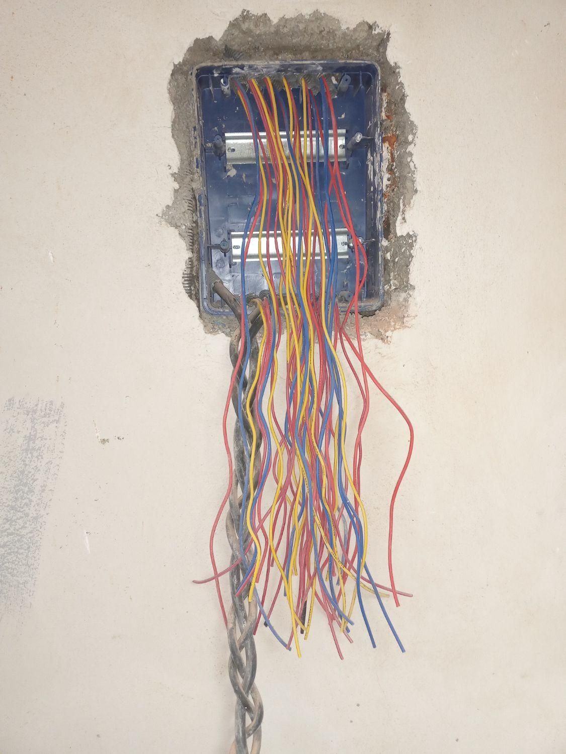 برقکار اجراییات و تعمیرات برق ساختمان|خدمات پیشه و مهارت|تهران, نیروی هوایی (پیروزی)|دیوار