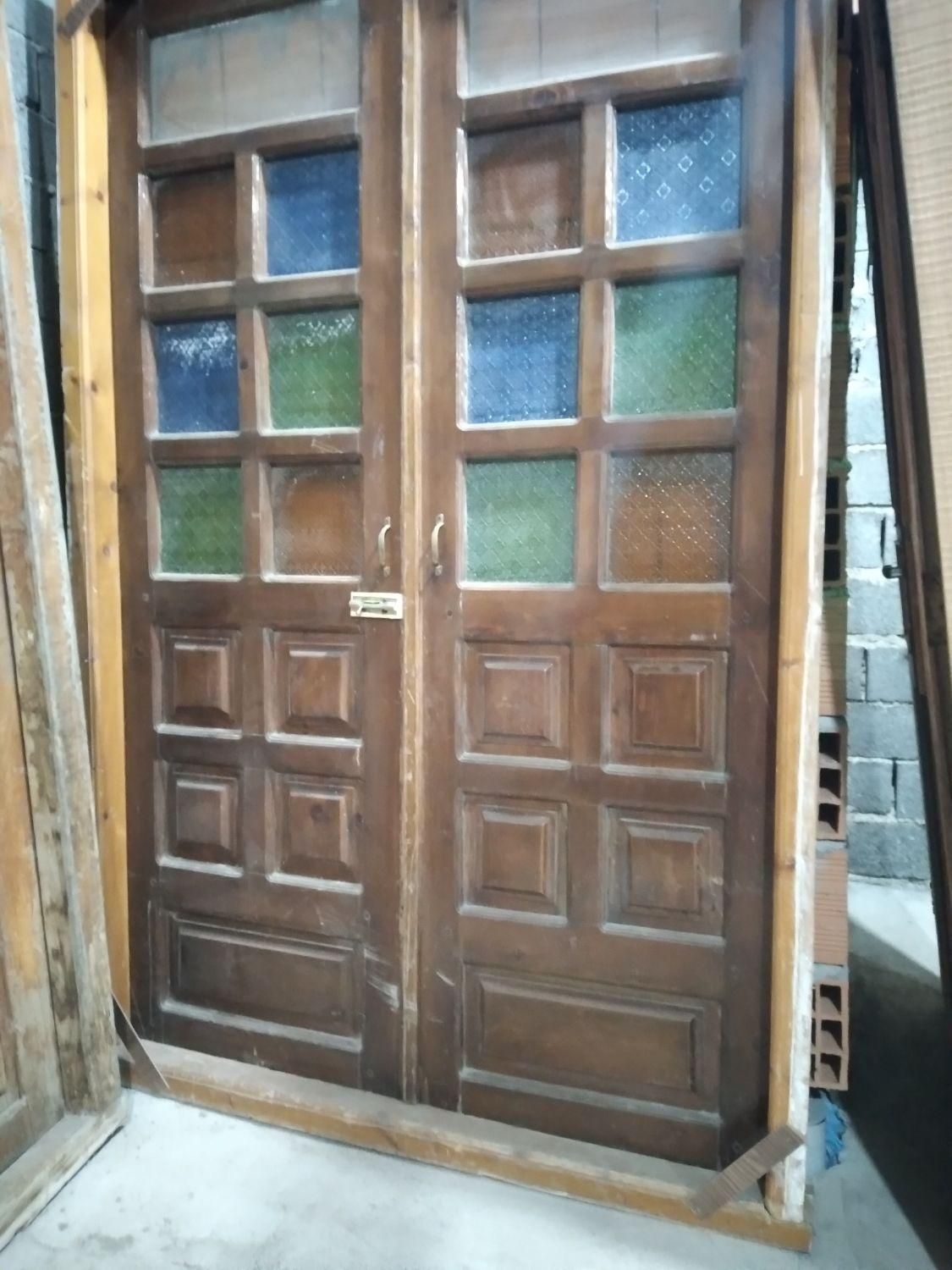 درب و پنجره چوبی سنتی در حد نو در همه ی ابعاد|مصالح و تجهیزات ساختمان|بهشهر, |دیوار